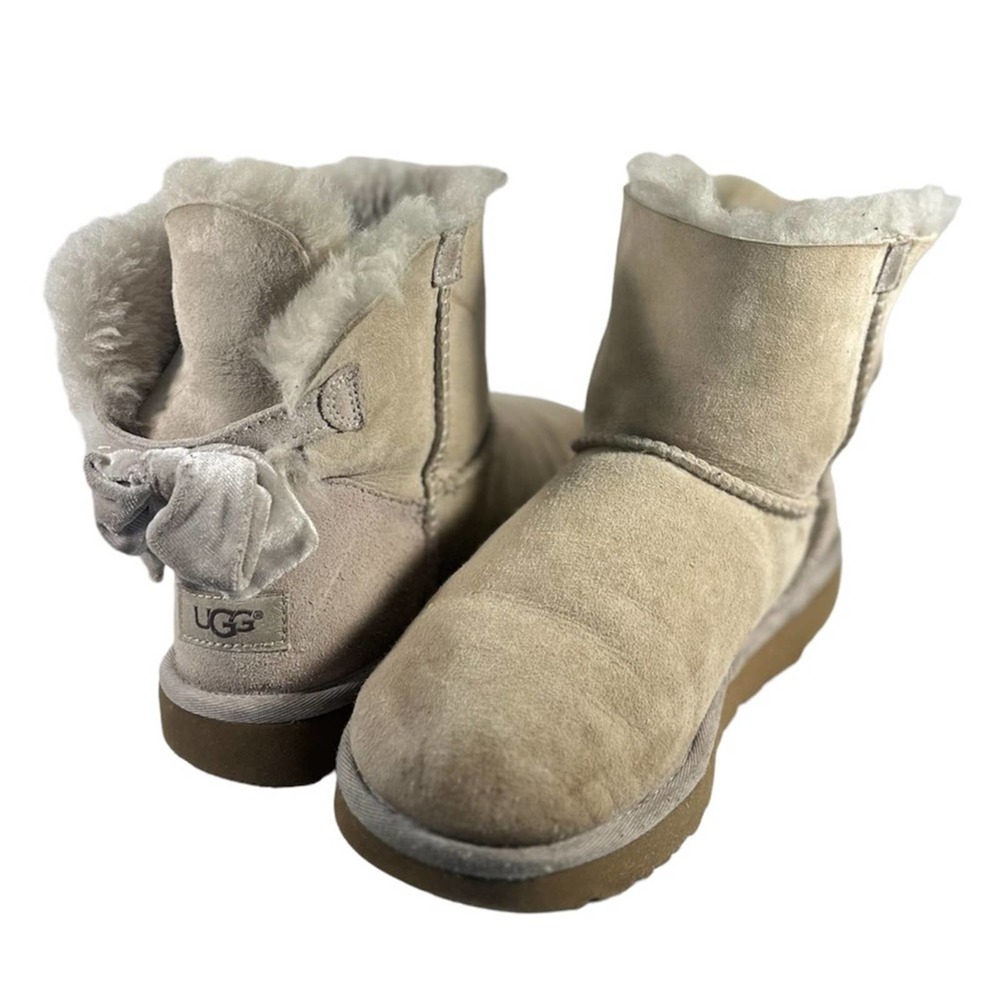 Sale ❗️❗️UGG MINI BAILEY VELVET BOW BOOTS